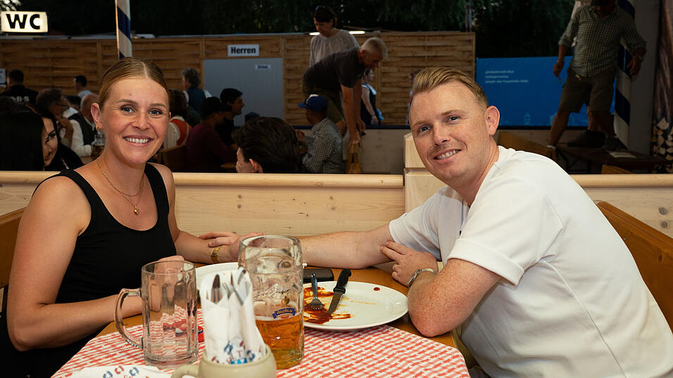 Die Partybilder vom Mittwoch, 12. August, aus dem Festzelt Reisinger. Die Partybilder vom Mittwoch, 12. August, aus dem Festzelt Reisinger.