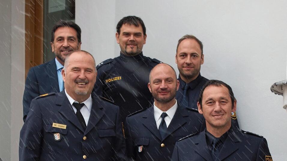 Michael Hörl (vorne M.) ist jetzt Leiter der Verfügungsgruppe. Michael Hörl (vorne M.) ist jetzt Leiter der Verfügungsgruppe.