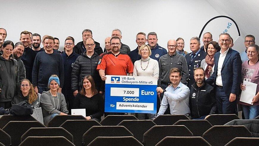 24 Gruppierungen wurden wieder mit der Adventskalenderaktion der VR-Bank Ostbayern-Mitte eG unterst&uuml;tzt.