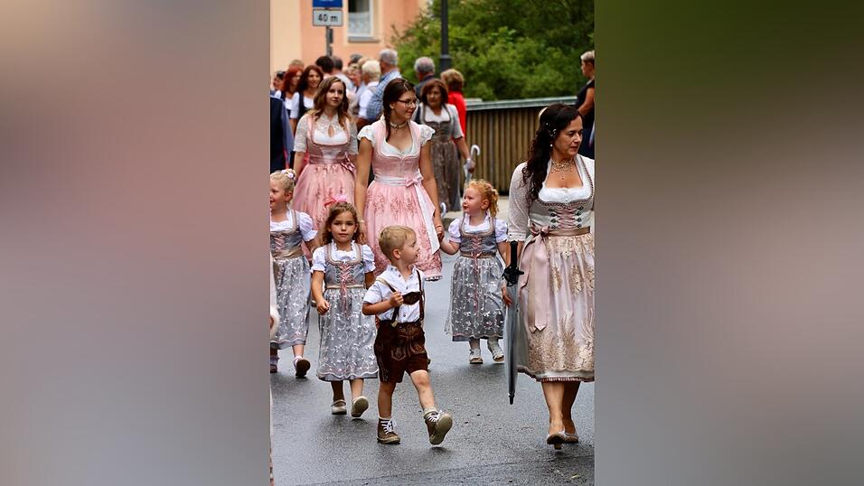 Die schönsten Augenblicke vom Auftakt des Drachenstichfestes am Samstagnachmittag in Furth im Wald. Die schönsten Augenblicke vom Auftakt des Drachenstichfestes am Samstagnachmittag in Furth im Wald.