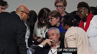 Nachdenklich beim Abschlussplenum: der brasilianische COP-Präsident. Nachdenklich beim Abschlussplenum: der brasilianische COP-Präsident.