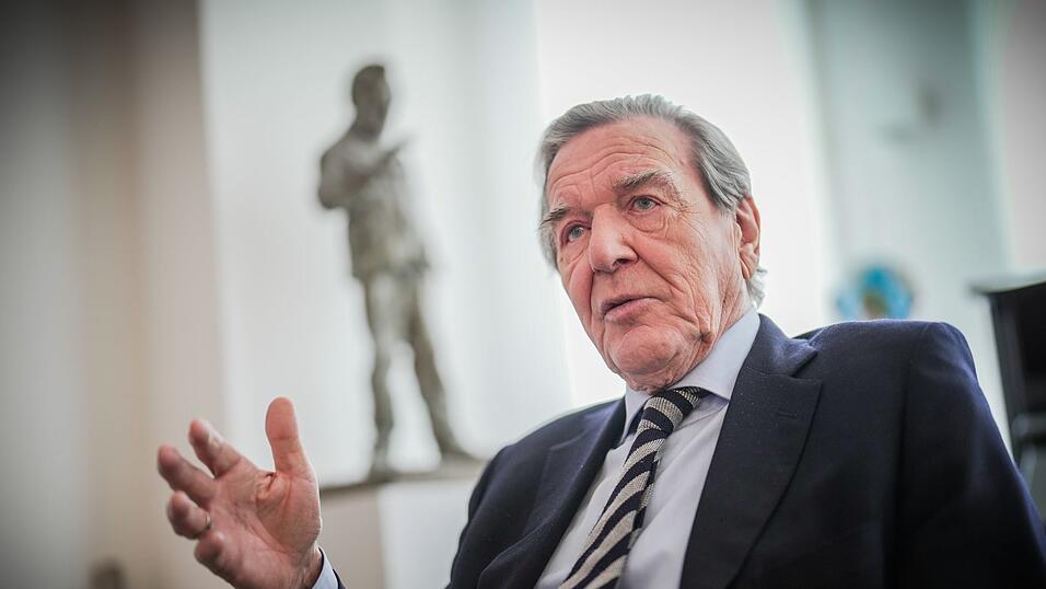 Schröder wurde von Putin als Unterhändler vorgeschlagen, was auf deutscher Seite nicht ernst genommen wird. (Archivbild) Schröder wurde von Putin als Unterhändler vorgeschlagen, was auf deutscher Seite nicht ernst genommen wird. (Archivbild)
