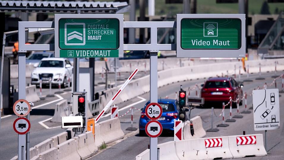 Pünktlich zur Urlaubszeit warnt die Polizei vor Betrug im Netz beim Vignettenkauf. (Symbolbild) Pünktlich zur Urlaubszeit warnt die Polizei vor Betrug im Netz beim Vignettenkauf. (Symbolbild)