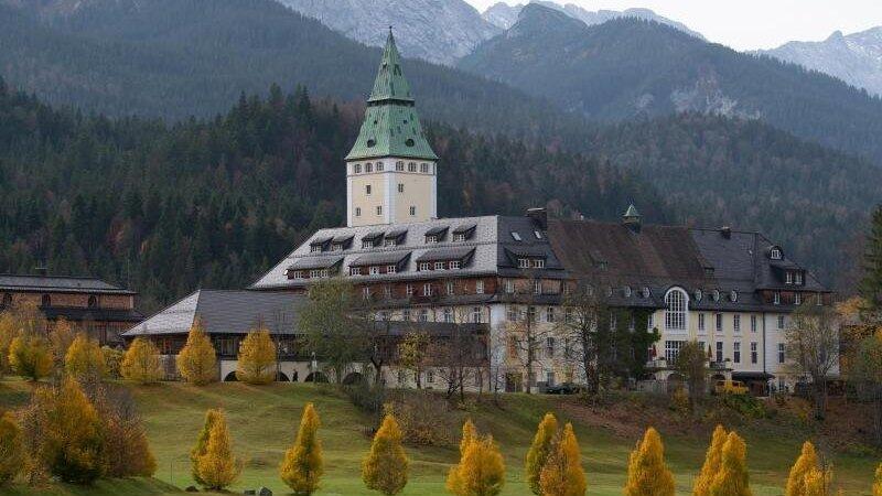 Die Vorbereitungen f&uuml;r den G7-Gipfel auf Schloss Elmau laufen.