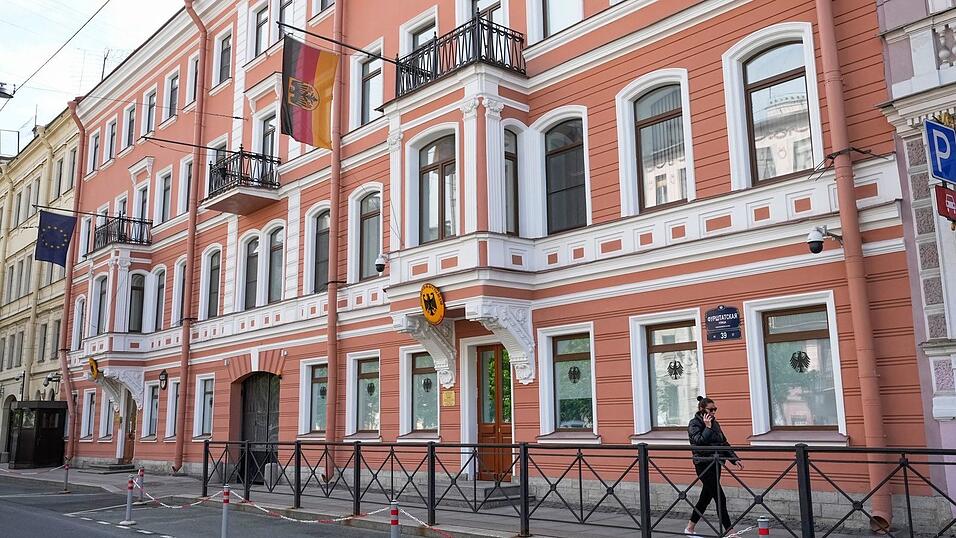 Auch das Generalkonsulat in St. Petersburg wird geschlossen. (Archivbild) Auch das Generalkonsulat in St. Petersburg wird geschlossen. (Archivbild)