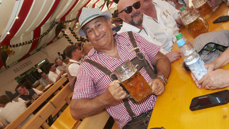 Die Partybilder vom Freitag, 15. August, aus dem Festzelt Lechner. Die Partybilder vom Freitag, 15. August, aus dem Festzelt Lechner.