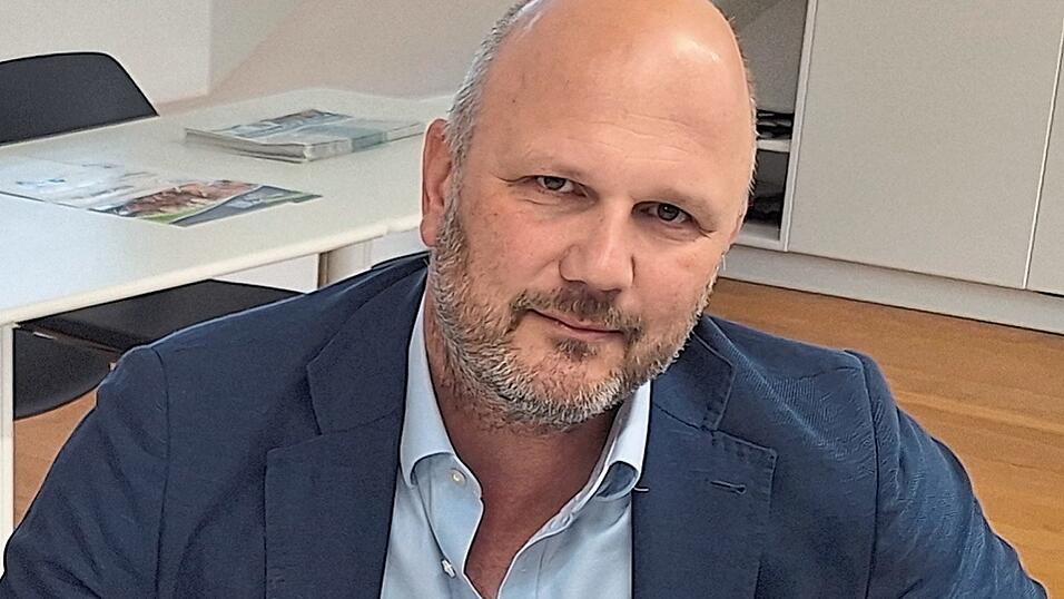 Als Kenner und Kritiker der Stadtpolitik tritt Rechtsanwalt Bernhard Seuss in Erscheinung. Zu den geplanten Projekten bezieht er deutlich Position. Als Kenner und Kritiker der Stadtpolitik tritt Rechtsanwalt Bernhard Seuss in Erscheinung. Zu den geplanten Projekten bezieht er deutlich Position.