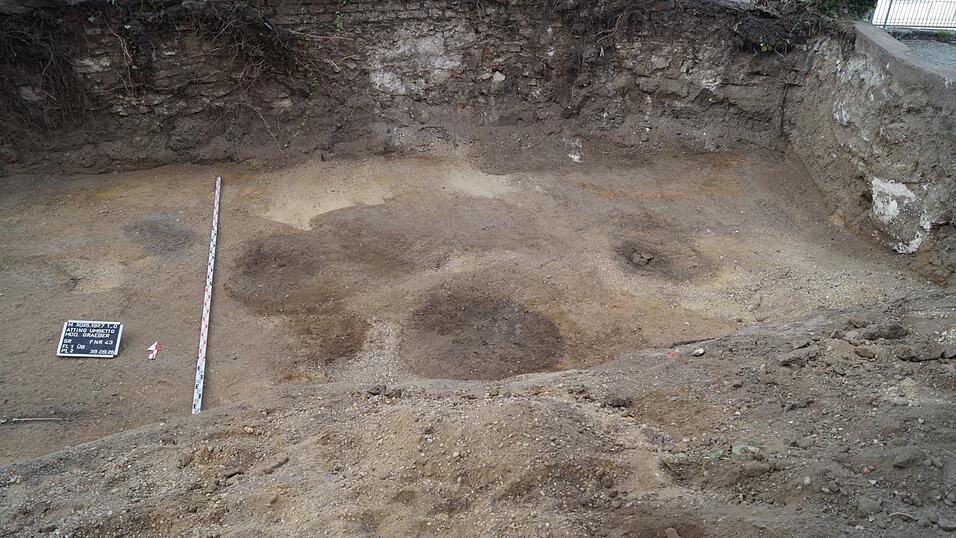 Siedlungsgruben des 13,/14. Jahrhunderts n. Chr.