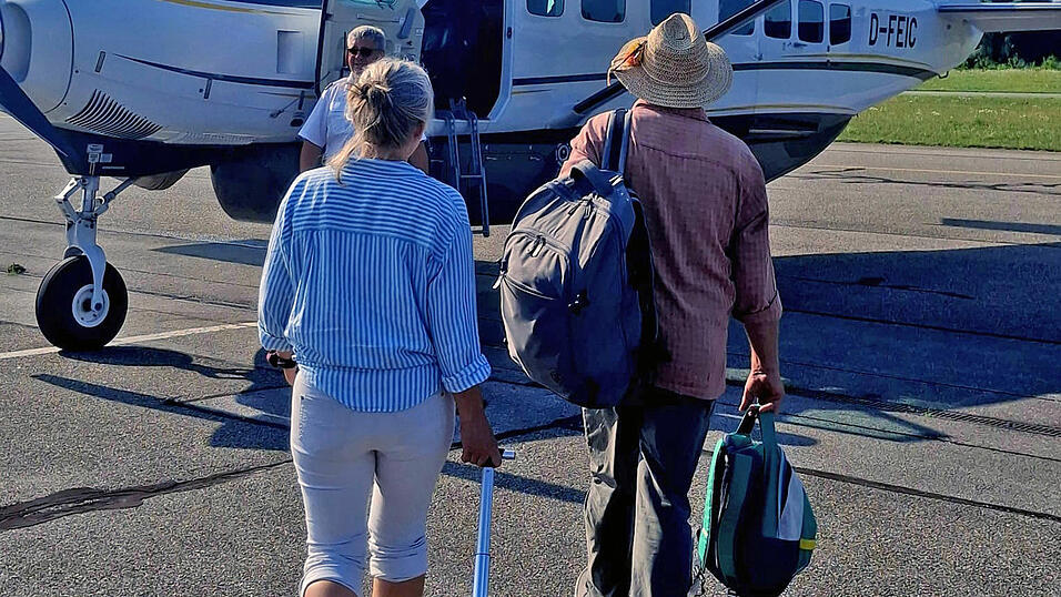 Nach dem Einchecken zu Fuß zum Flieger und keine Parkplatzprobleme: Uli Stadler findet, dass ein Urlaubsflug von Wallmühle aus viele Vorteile hat. Nach dem Einchecken zu Fuß zum Flieger und keine Parkplatzprobleme: Uli Stadler findet, dass ein Urlaubsflug von Wallmühle aus viele Vorteile hat.