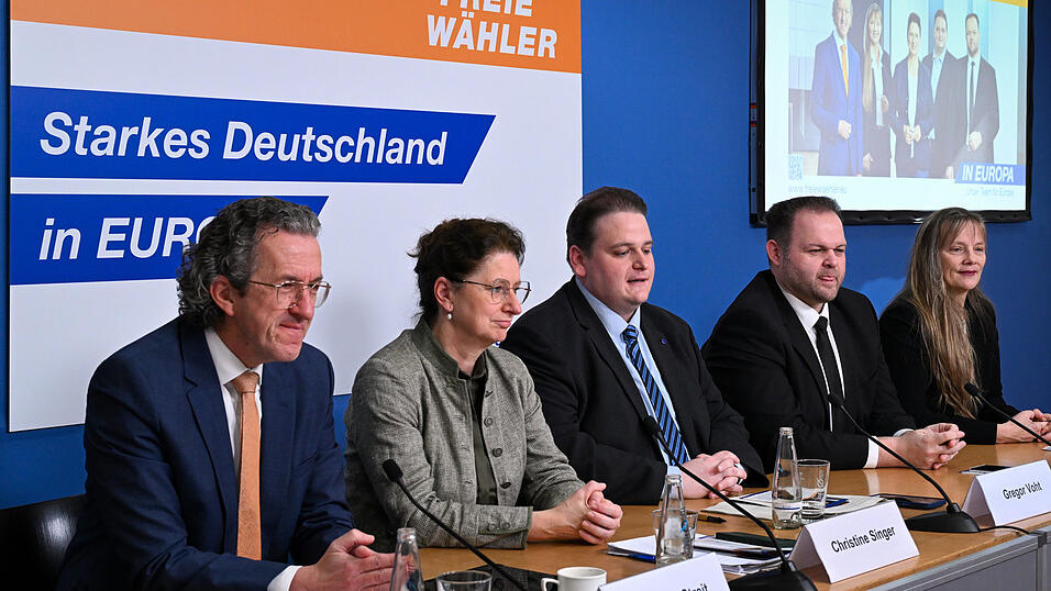 Joachim Streit, Christine Singer, Gregor Voht, Engin Eroglu und Andrea Menke (v. l.) sind die Europa-Kandidaten der Freien Wähler. Joachim Streit, Christine Singer, Gregor Voht, Engin Eroglu und Andrea Menke (v. l.) sind die Europa-Kandidaten der Freien Wähler.