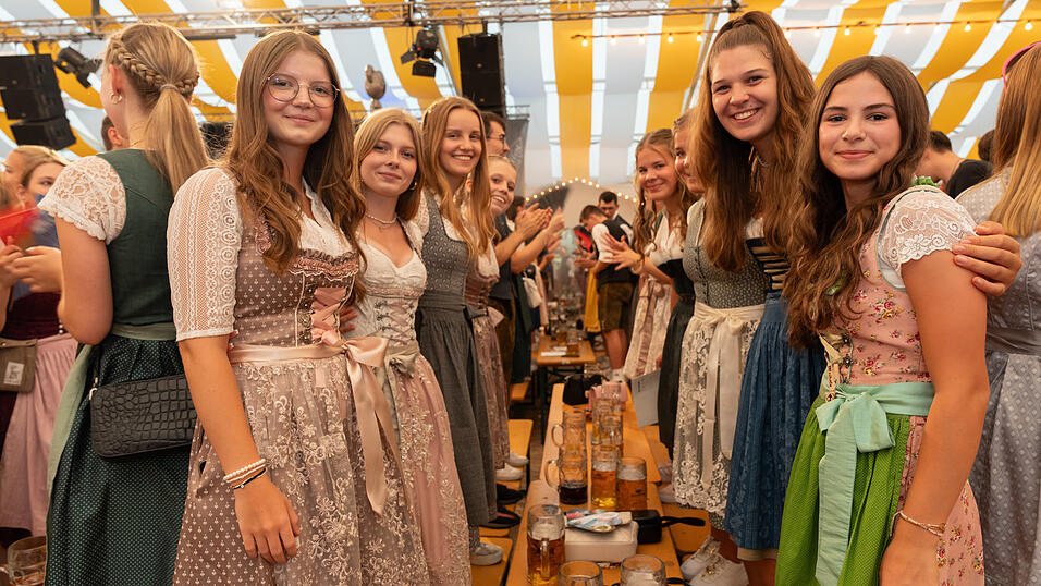 Die Partybilder vom Freitag, 16. August, aus dem Festzelt Nothaft. Die Partybilder vom Freitag, 16. August, aus dem Festzelt Nothaft.