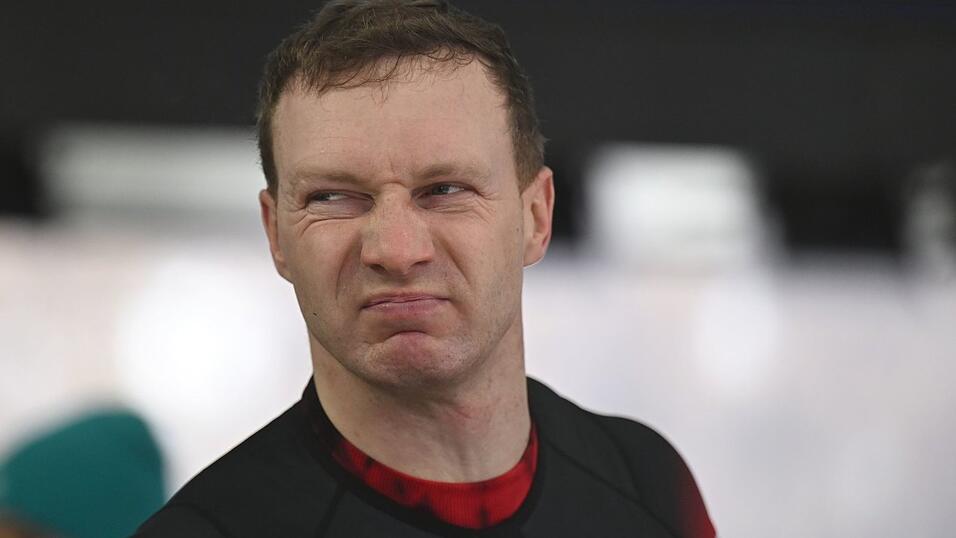 Francesco Friedrich (Pilot, Deutschland) schaut unzufrieden.