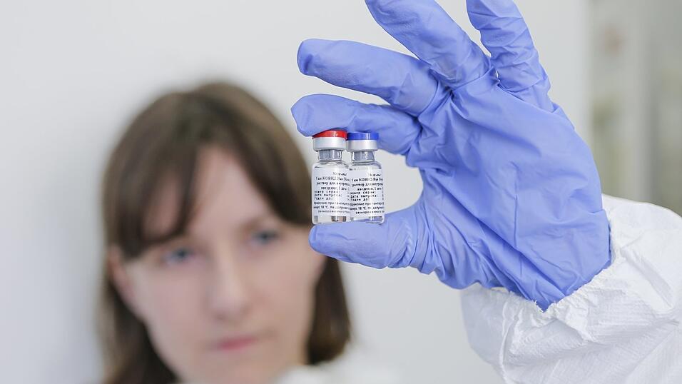 Nach Angaben aus Brüssel wird eine bestimmte Anzahl von Dosen an andere Länder weitergegeben, die aufgrund knapper Mittel keine Einkäufe für ihre Bevölkerung tätigen können. Nach Angaben aus Brüssel wird eine bestimmte Anzahl von Dosen an andere Länder weitergegeben, die aufgrund knapper Mittel keine Einkäufe für ihre Bevölkerung tätigen können.