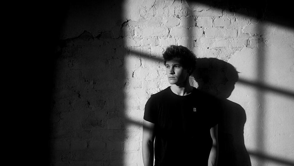 In seiner Anfangszeit in München hat Wincent Weiss in der Gastronomie gearbeitet. Begriffe aus der bayerischen Bierkultur, musste er da erst einmal lernen. In seiner Anfangszeit in München hat Wincent Weiss in der Gastronomie gearbeitet. Begriffe aus der bayerischen Bierkultur, musste er da erst einmal lernen.