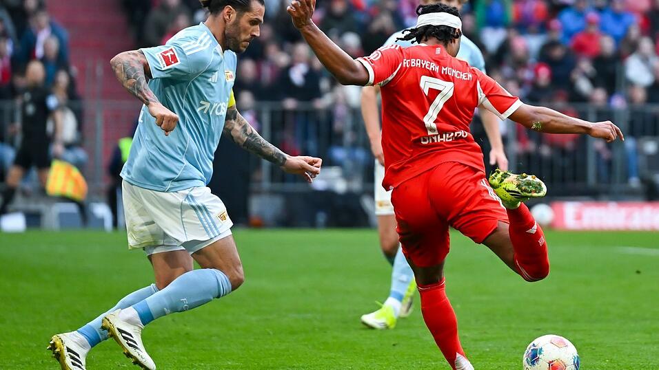 Serge Gnabry beim Torschuss.