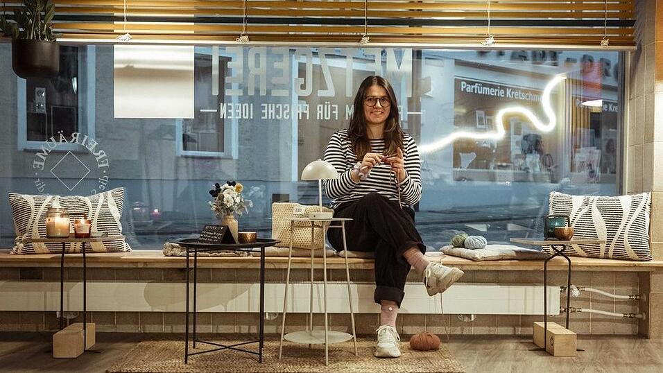 'Ich habe noch nie einen H&auml;kelkurs gegeben', sagt Lena Seidl. 'Aber ich m&ouml;chte das mal ausprobieren.' Diese Philosophie - auch mal etwas Neues zu wagen - will sie mit ihren Workshops weitergeben.