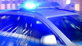 Nach einer lebensgefährlichen Attacke auf einen 38-Jährigen hat die Polizei einen 25-Jährigen festgenommen. (Symbolbild)
