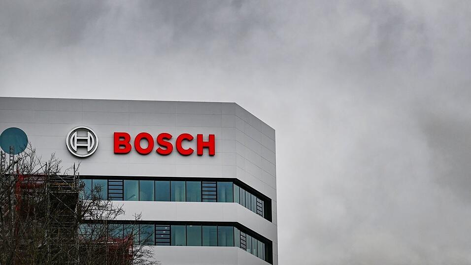 Bosch-Firmenzentrale bei Stuttgart – auch der Weltmarktführer spürt den Druck der Transformation. (Archivbild)