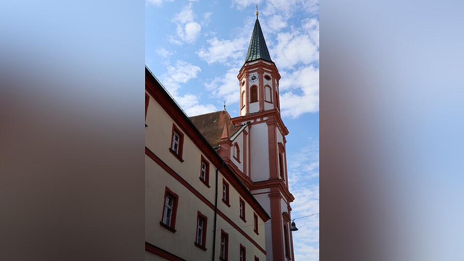 Karmelitenkloster und Kirche in der Albrechtsgasse. Karmelitenkloster und Kirche in der Albrechtsgasse.