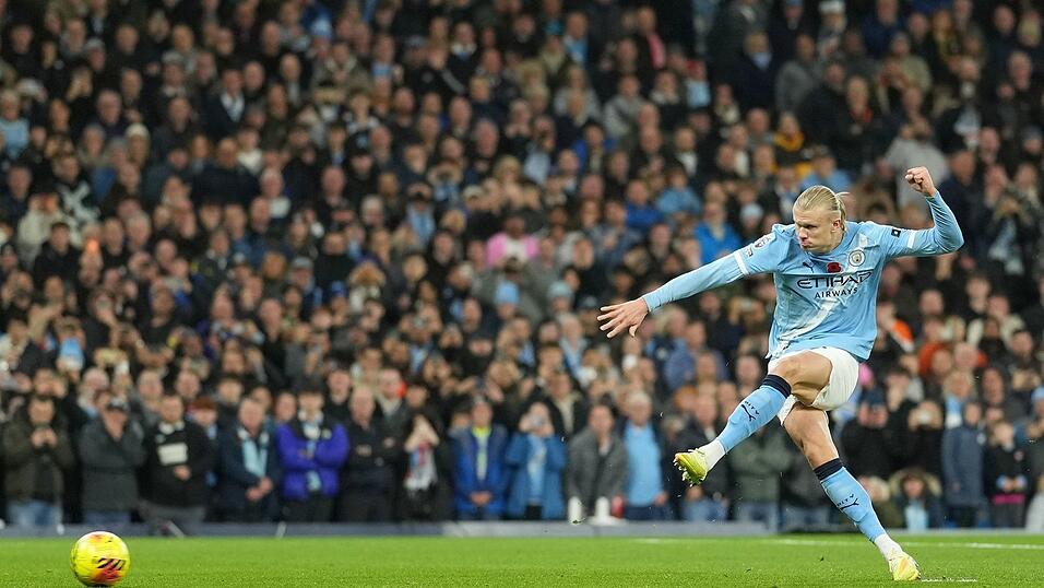 Erling Haaland vergab einen Strafstoß, erzielte aber die Führung für Manchester City. Erling Haaland vergab einen Strafstoß, erzielte aber die Führung für Manchester City.