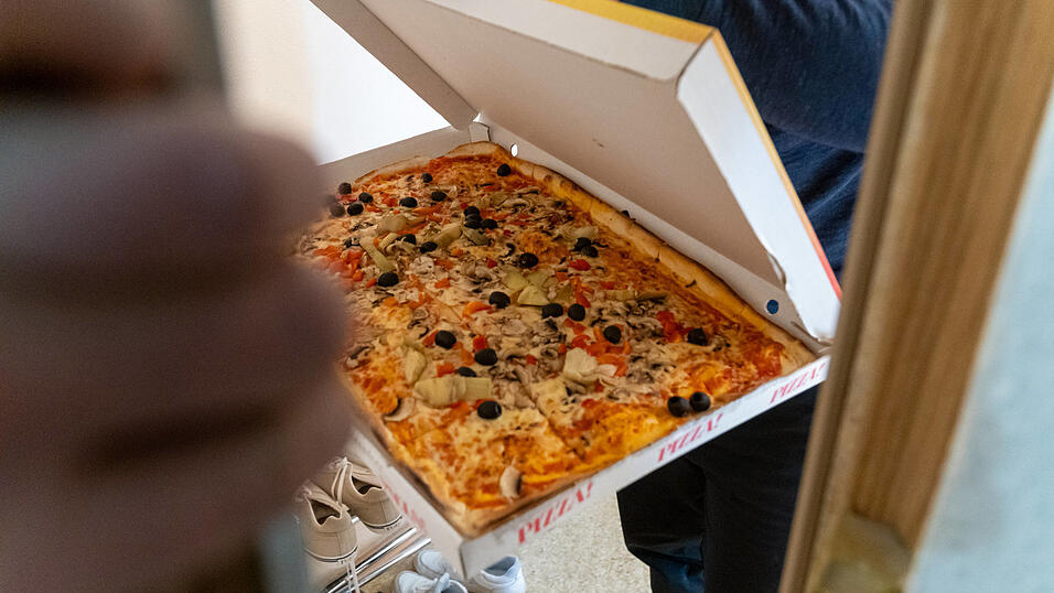 Eine Pizzabotin wurde zum Zufallsopfer eines Mordversuchs.