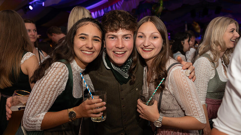 Die Partybilder vom Freitag, 11. August 2023, aus dem Festzelt Reisinger. Die Partybilder vom Freitag, 11. August 2023, aus dem Festzelt Reisinger.