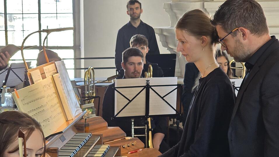 Die Landauer Sarah Mittnacht zog an der Orgel alle Register.