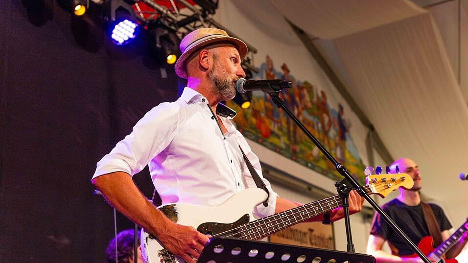 Die Partybilder vom Sonntag, 16. August, aus dem Festzelt Greindl. Die Partybilder vom Sonntag, 16. August, aus dem Festzelt Greindl.