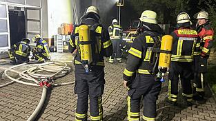 In einer Garage brach ein Feuer aus. In einer Garage brach ein Feuer aus.
