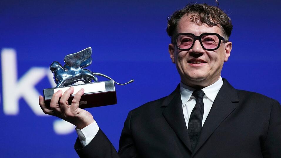 Chrschanowski lebt inzwischen teilweise in Berlin. Chrschanowski lebt inzwischen teilweise in Berlin.
