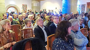 Das gut besetzte Auditorium lauschte der Präsentation zur 51. Ausgabe des Regensburger Almanach. Das gut besetzte Auditorium lauschte der Präsentation zur 51. Ausgabe des Regensburger Almanach.