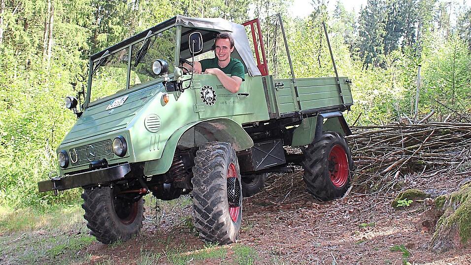 'Der g'hört zur Familie dazu': Der Unimog 411 ist aus dem Leben von Ludwig Weinfurtner nicht mehr wegzudenken.