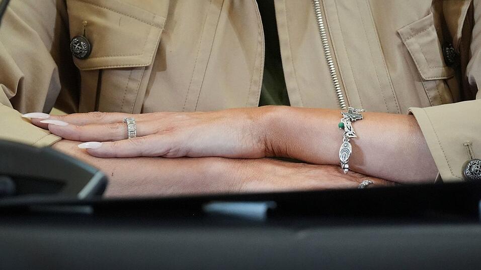 Die First Lady war mit ihrem Ehemann ins Sturzflut-Gebiet gereist.