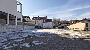 Zuk&uuml;nftig kann man auf diesem Parkplatz 24 Stunden lang f&uuml;r zwei Euro parken. N&ouml;tig daf&uuml;r ist aber die App &bdquo;Parkster&ldquo;.