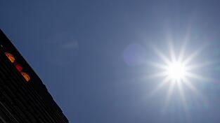 Es wird sonnig und heiß in Deutschland.