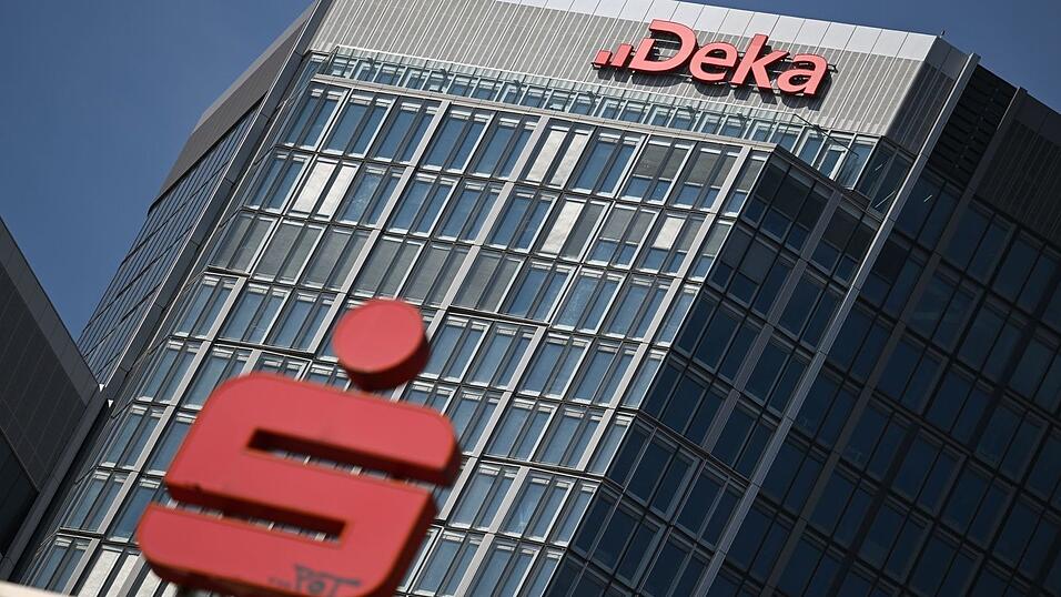 Die Dekabank versorgt die Sparkassen in Deutschland mit Produkten. (Archivbild) Die Dekabank versorgt die Sparkassen in Deutschland mit Produkten. (Archivbild)
