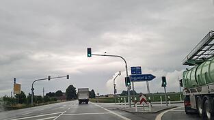 Die Ampelanlage an der Autobahnabfahrt Plattling-West ist Dauerthema in den Kommunalgremien.