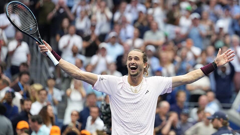 Auch durch den Triumph bei den US Open kam Alexander Zverev seinem Ziel von der Nummer eins näher. (Archivbild) Auch durch den Triumph bei den US Open kam Alexander Zverev seinem Ziel von der Nummer eins näher. (Archivbild)