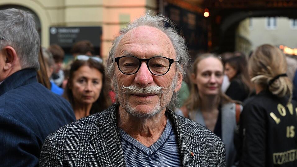 Die Kultserie «Kir Royal» mit Franz Xaver Kroetz als Klatschreporter Baby Schimmerlos wird 40 Jahre alt - und ist bestens gealtert. (Archivbild) Die Kultserie «Kir Royal» mit Franz Xaver Kroetz als Klatschreporter Baby Schimmerlos wird 40 Jahre alt - und ist bestens gealtert. (Archivbild)
