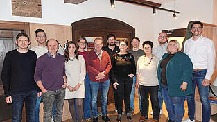 Die Kandidaten der Freien Arbeiterschaft Wiesent. Von links: Daniel Gallasch, Johannes Wanninger, Karl-Heinz Selmeier, Sonja Oertel, Stefanie Rupprecht, Josef Raab, Michael Fuchs, Bettina Stadler, Tobias Gottswinter, Maria Rösch, Thomas Ruppert-Leutner, Anna Scheibenthaler und Bernhard Stojetz.