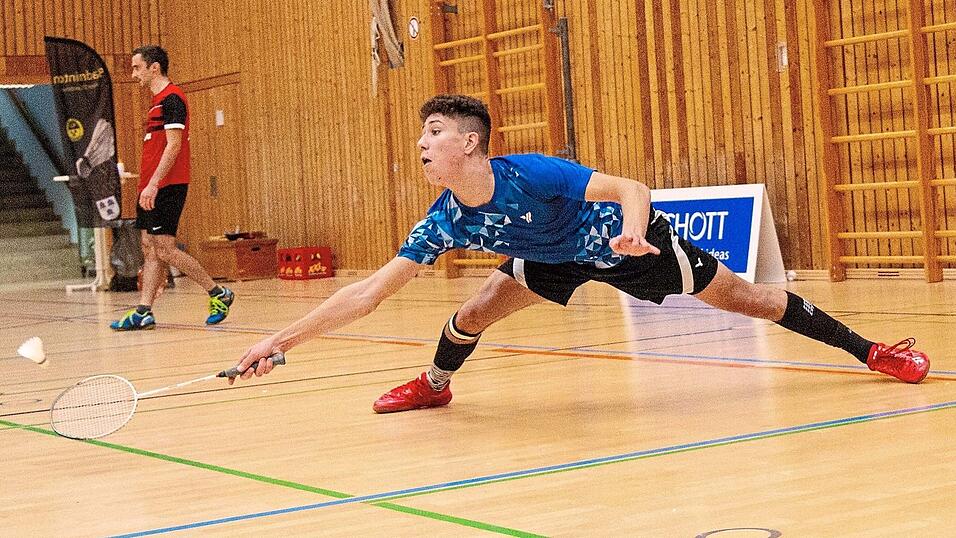 VOLLE K&Ouml;RPERSPANNUNG: Junge Talente wie der 18-j&auml;hrige Tobias M&uuml;ller m&uuml;ssen sich zun&auml;chst in der 'Zweiten' des Post SV Landshut gegen erfahrene Bayernliga-Recken bew&auml;hren und werden so an die 'Erste' herangef&uuml;hrt. Vorausgesetzt, die Hallen &ouml;ffnen irgendwann.