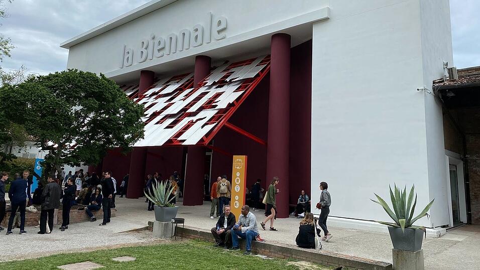 Wenige Tage vor Beginn hat die Kunstbiennale in Venedig keine Jury mehr. (Archivbild)