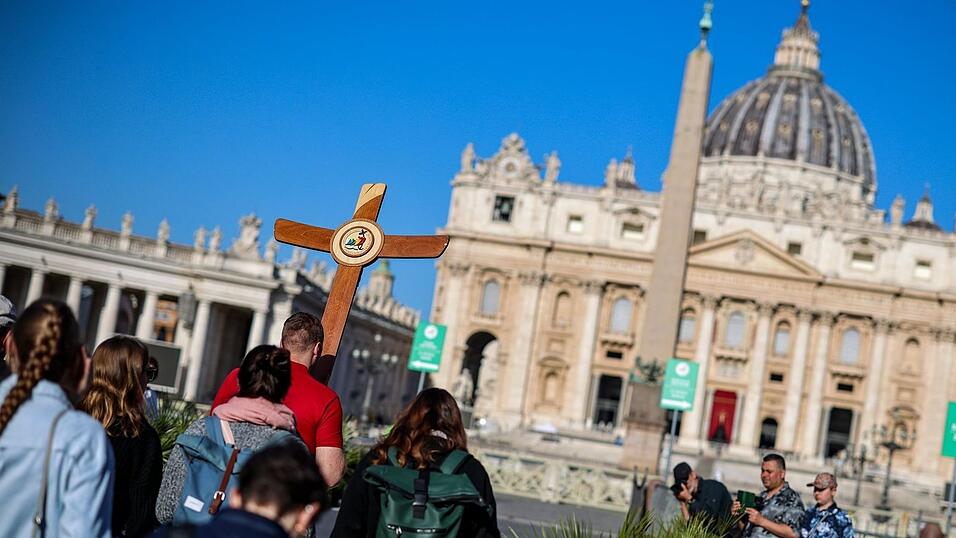 Der Leichnam von Papst Franziskus wird ab Mittwoch im Petersdom aufgebahrt. Der Leichnam von Papst Franziskus wird ab Mittwoch im Petersdom aufgebahrt.