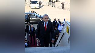 Der israelische Regierungschef Benjamin Netanjahu reist in die USA.
