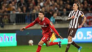 Luca Waldschmid (l, 1. FC K&ouml;ln) jubelt nach dem Ausgleichstreffer.
