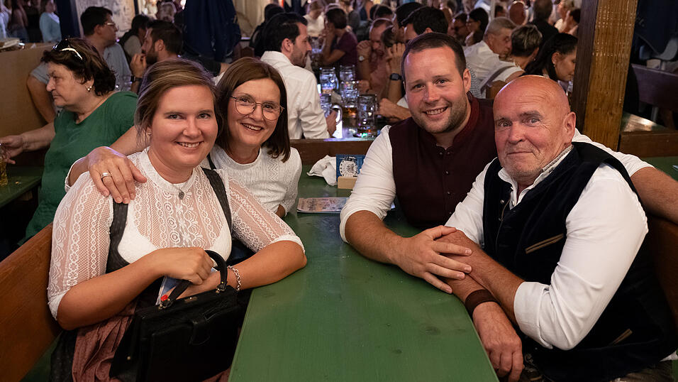 Die Partybilder vom Montag, 14. August 2023, aus dem Festzelt Reisinger. Die Partybilder vom Montag, 14. August 2023, aus dem Festzelt Reisinger.
