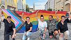 Sie wollen sich auf keinen Fall ihren CSD am 5. Juli vermiesen lassen: Alexander Irmisch (von links), Bianca Schütz, Melanie Föllmer, Denis Döhler und Sabine Jokuschies vom Verein Queeres Regensburg. Sie wollen sich auf keinen Fall ihren CSD am 5. Juli vermiesen lassen: Alexander Irmisch (von links), Bianca Schütz, Melanie Föllmer, Denis Döhler und Sabine Jokuschies vom Verein Queeres Regensburg.