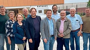 Die Mitglieder des neu gewählten Vorstands (von links): Manfred Stiegler, Sieglinde Stiegler, Jennifer Kreisel, Thomas Höbel, Michael Koch, Michael Kreisel, Fabian Dobmeier, Ernst Holler, Gerhard Babl und Markus Mirbeth.