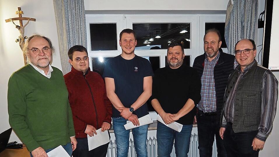 Die gewählten Kommandanten und Stellvertreter wurden vom Marktgemeinderat bestätigt. Die gewählten Kommandanten und Stellvertreter wurden vom Marktgemeinderat bestätigt.