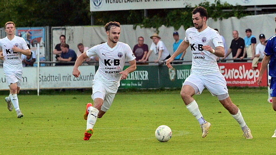 Auf Simon Haimerl, Lukas Chrubasik (v.l.) und Co. wartet am Samstag eine &uuml;beraus reizvolle Aufgabe gegen den Tabellenf&uuml;hrer.